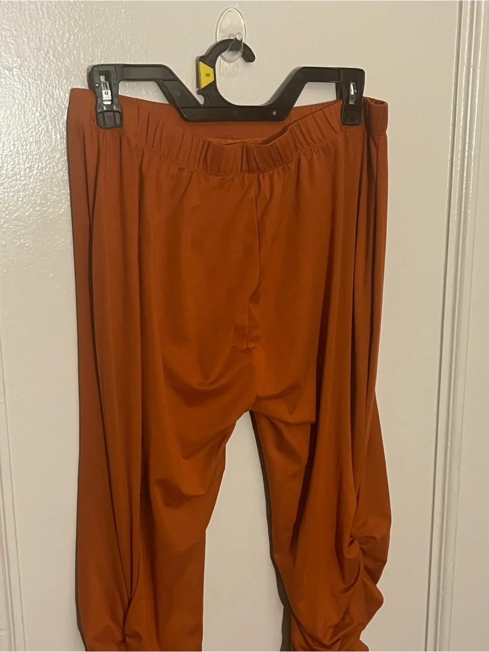 Rust colored Ruched Leggings - Picture 3 of 5